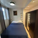Modern Studio Apartment Champs Elysees Stars