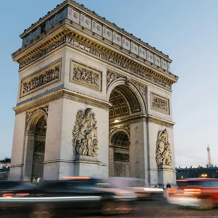 Modern Champs Elysees Stars Apartment Paris